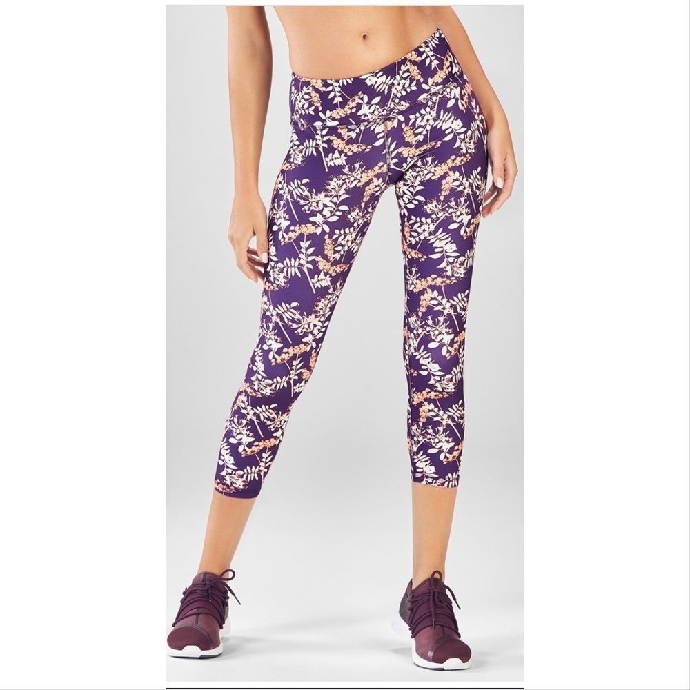 Fabletics Mid Rise PowerHold Capri